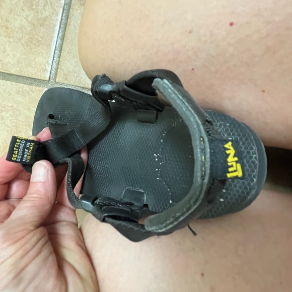 Stylish Black Sandals for Women - Picture 4 of 4